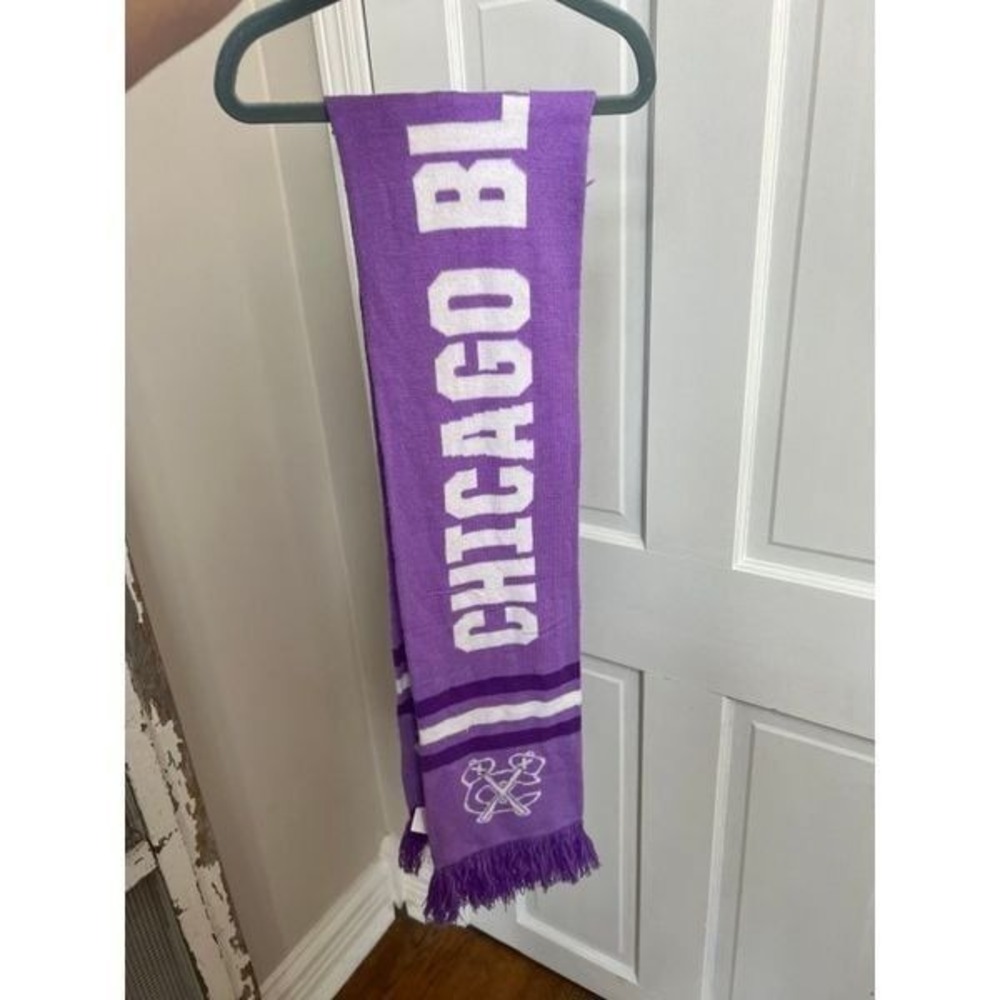 Blackhawks fight against cancer purple scarf - Picture 2 of 2